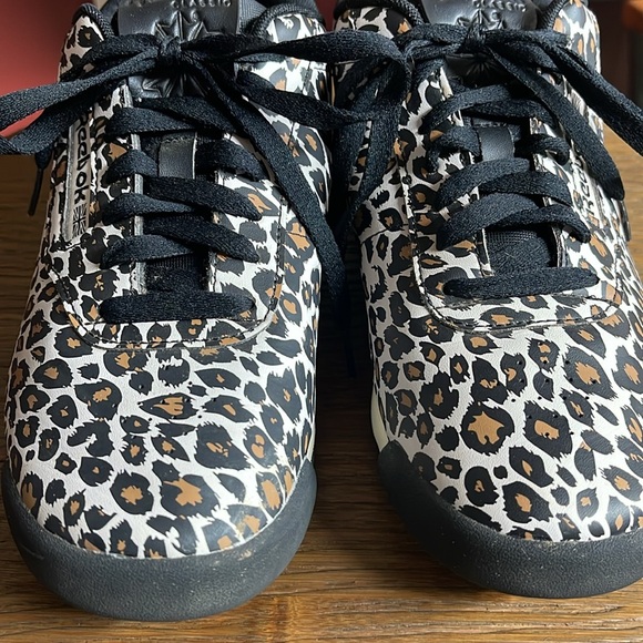 Reebok Shoes | Reebok Classic
Leopard Print Sneakers Women's size 8 - Picture 3 of 11
